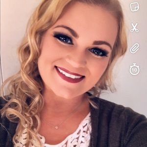 Meet your Posher, Melissa